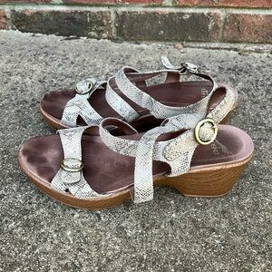 Dansko | Julie Snakeskin Strappy Taupe Leather Sandals Size EU 39